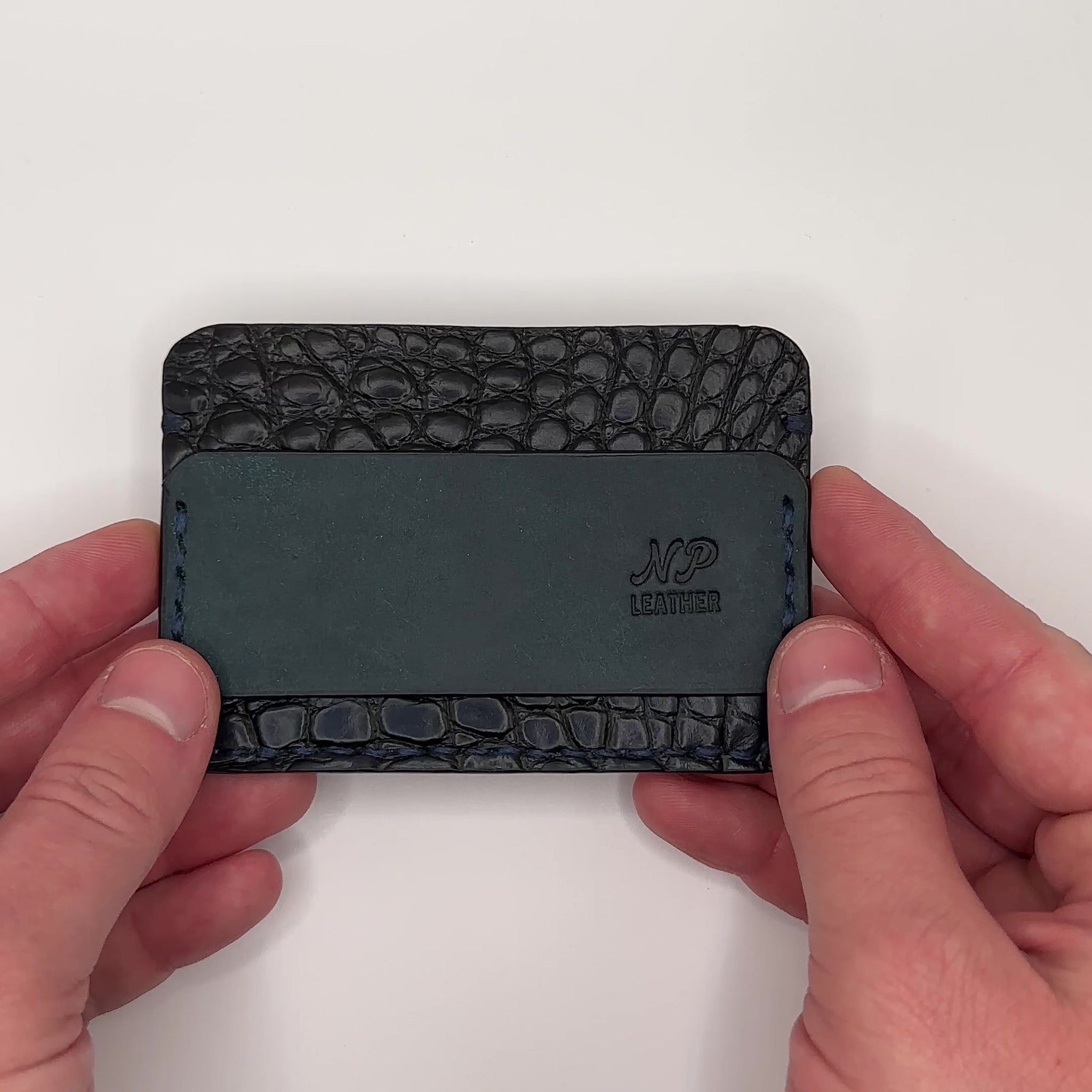 Alligator wallet for men and women